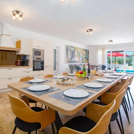 Mala Vala Holiday home *